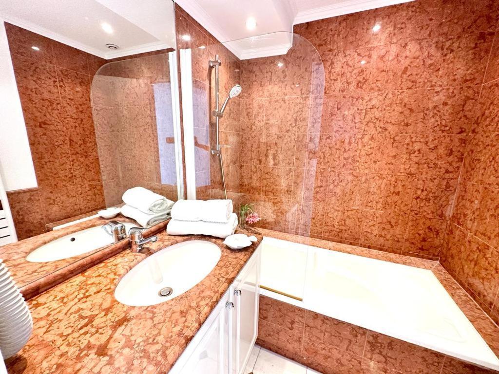 Апартаменты Panoramic Sea View Penthouse With Jacuzzi And 450 Sqm Terrace Антиб Экстерьер фото